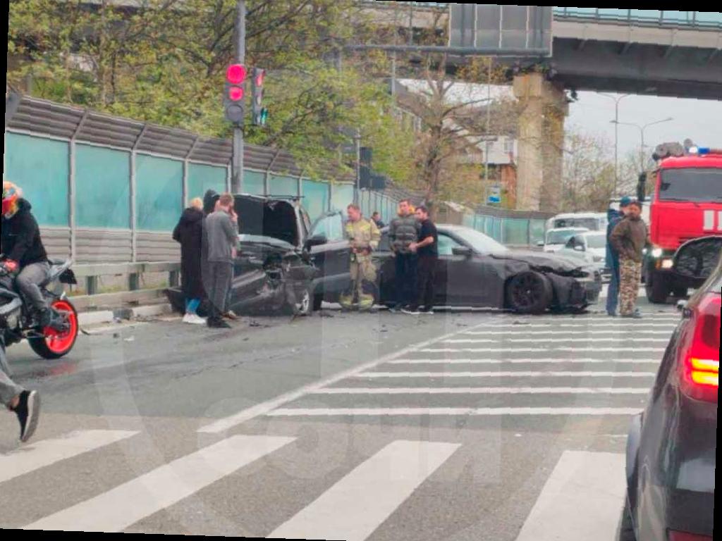 В центре Сочи произошло столкновение двух автомобилей