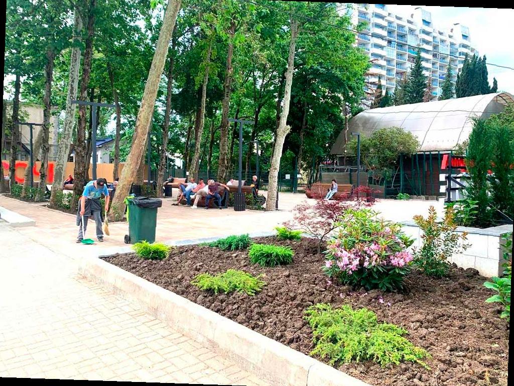 В Лазаревском открывается новый сквер у железнодорожного вокзала