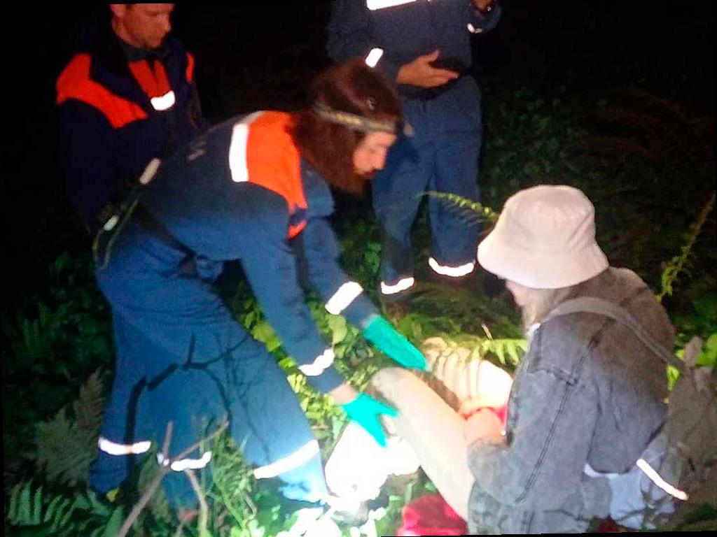 В ночь на четверг, 26 июня, в Сочи спасатели помогли двум заблудившимся туристам. Об этом сообщили в ЮРПСО МЧС России.
