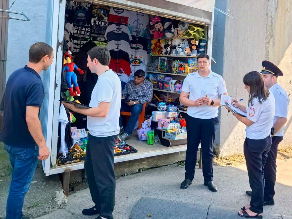 Демонтаж торговых павильонов на Мамайке в Сочи