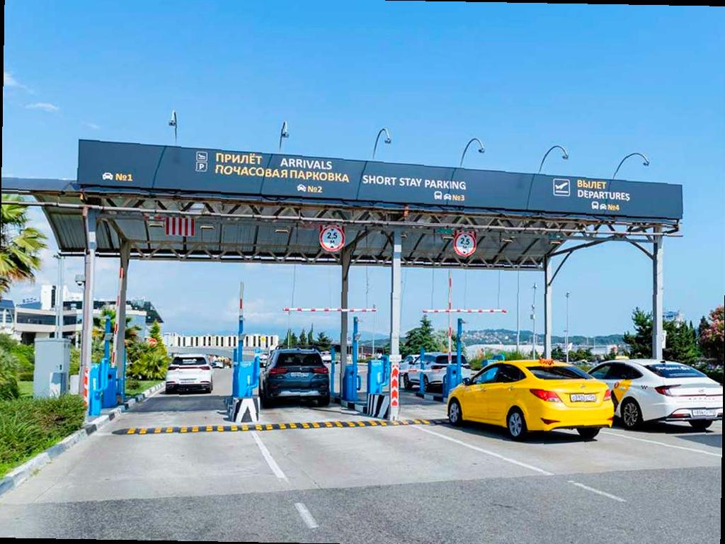 В аэропорту Сочи теперь удобная автоматизированная парковочная система
