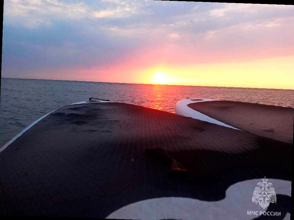 Двух молодых девушек спасли в море в Сочи