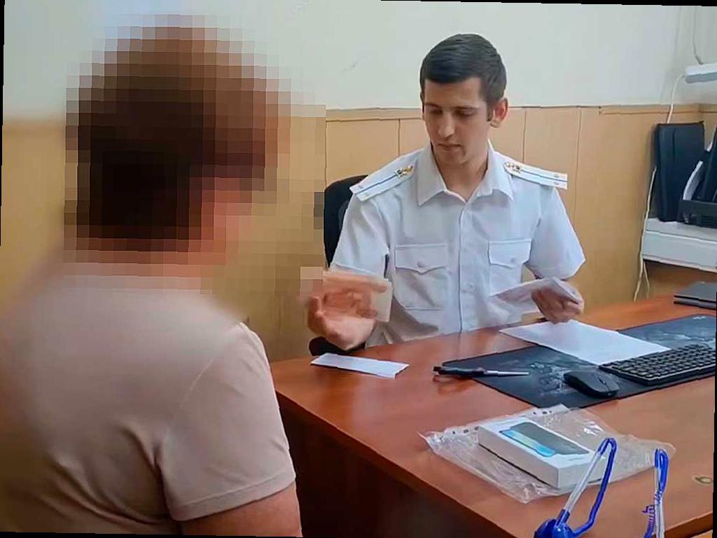 В Сочи полицейские помогли вернуть пенсионерке более 500 тысяч рублей, которые она потеряла из-за телефонных мошенников.