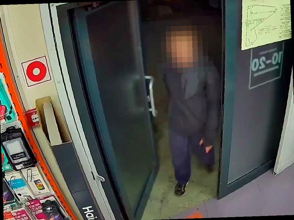 В Центральном районе Сочи задержали грабителя, который оставил у своих жертв смартфон и даже паспорт.
