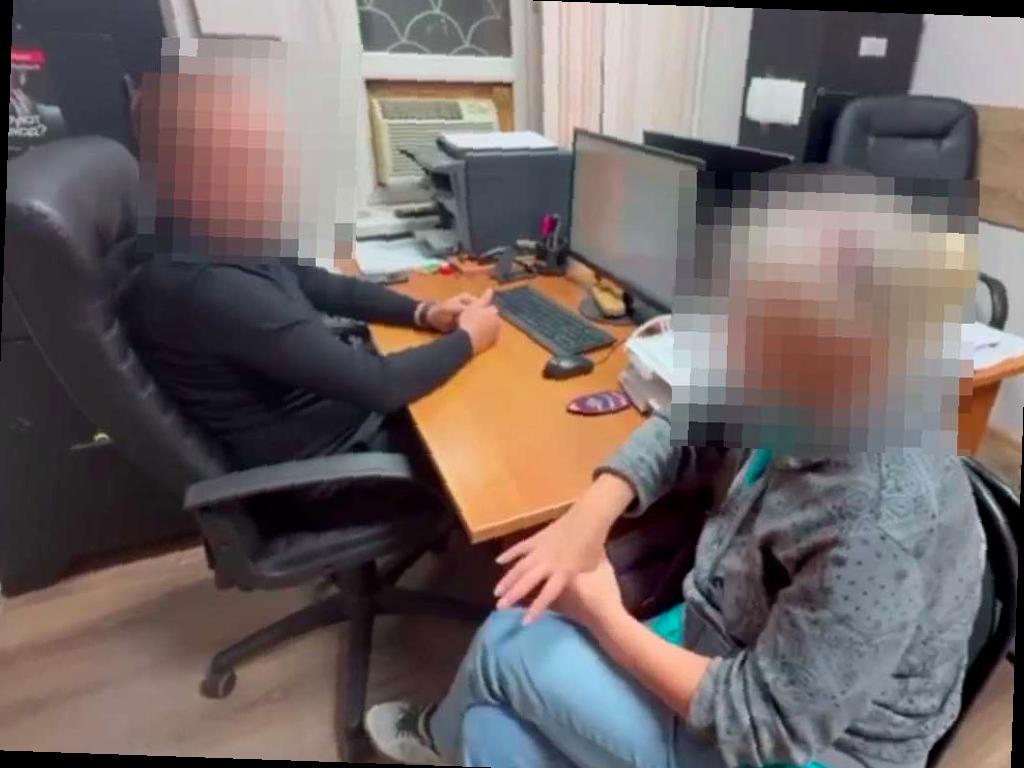 Супруги из Сочи избежали крупного мошенничества благодаря помощи сотрудников банка. В полиции курорта рассказали историю, как семья чуть не потеряла все свои сбережения из-за интернет-мошенников.