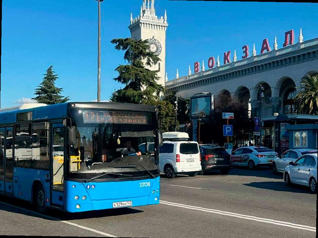 Почти полсотни автобусов в Сочи на короткое время изменят свои маршруты