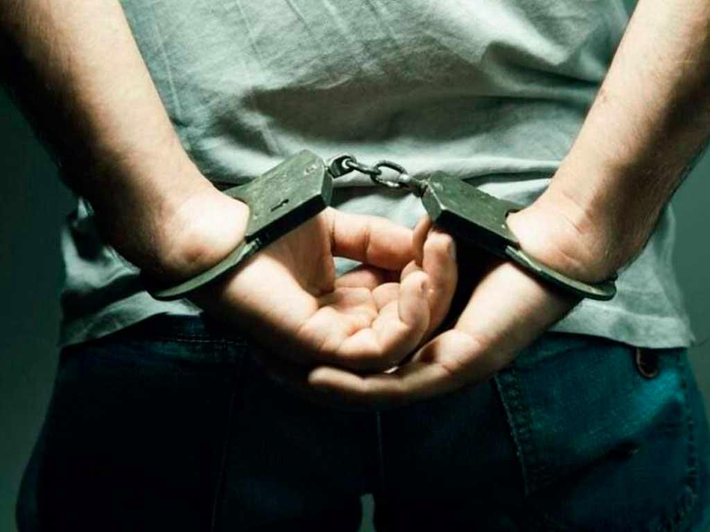 В Адлере женщину избили и ограбили