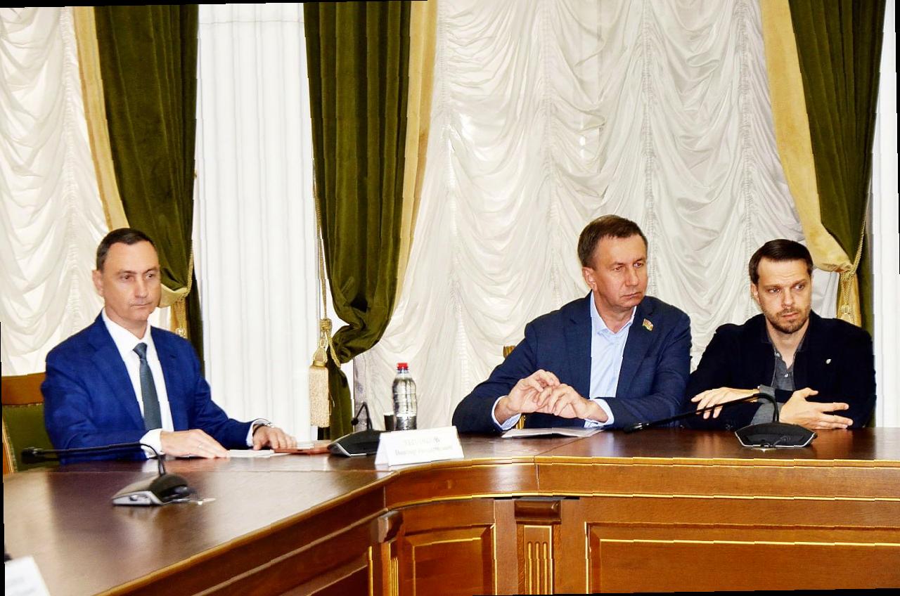 «Виктор Тепляков участвовал в совещании политсовета сочинского отделения ‘Единой России'»