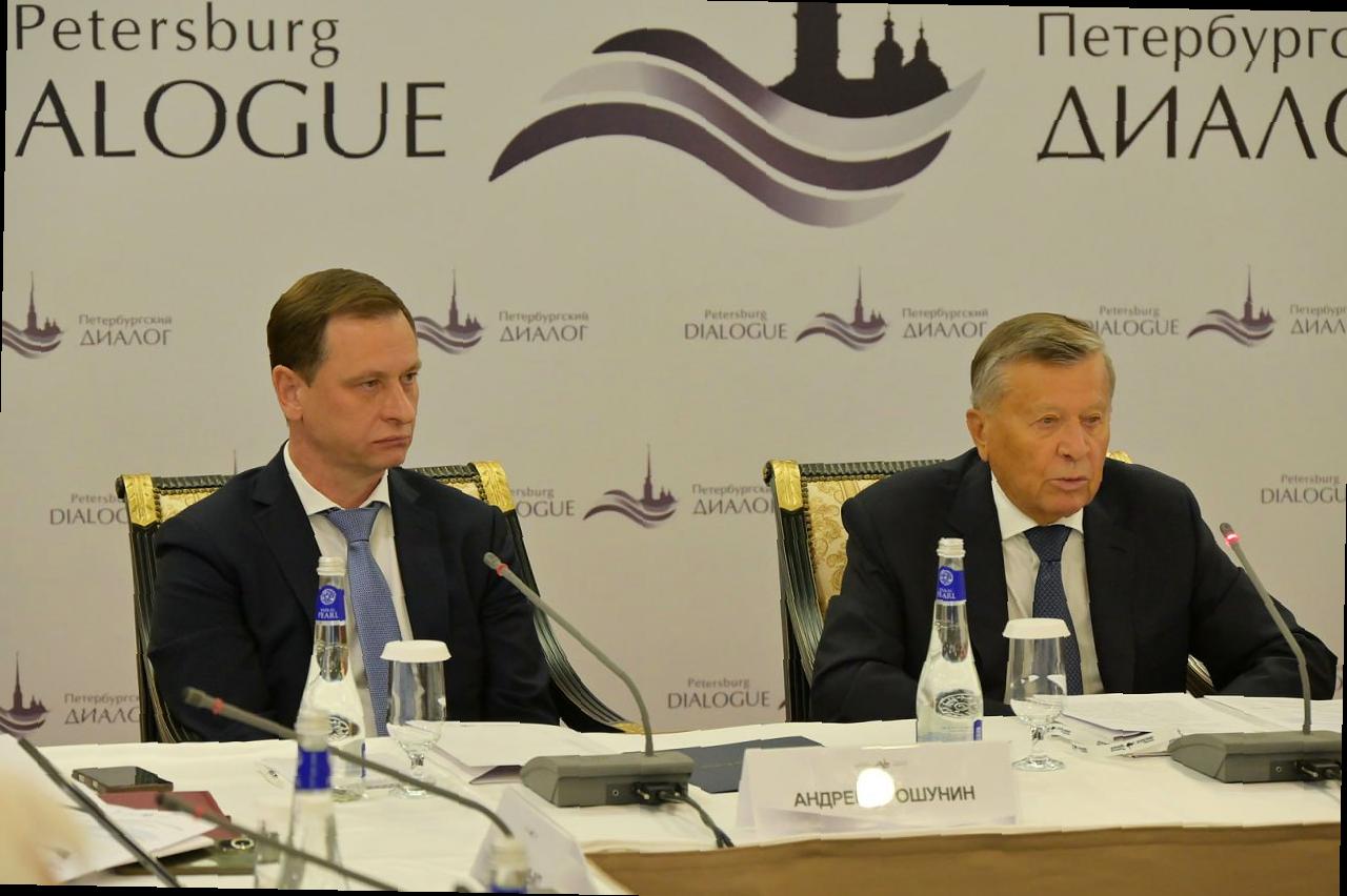 «Депутат Виктор Тепляков принял участие в форуме «Петербургский диалог»