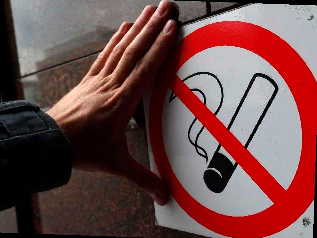Запрет на продажу табака у остановок общественного транспорта в России может быть отложен до сентября 2026 года. Эту инициативу поддержало правительство после предложения Минздрава России.