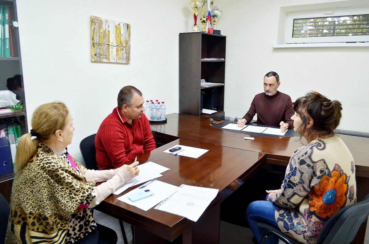«Виктор Тепляков принял граждан в районе Сочи»