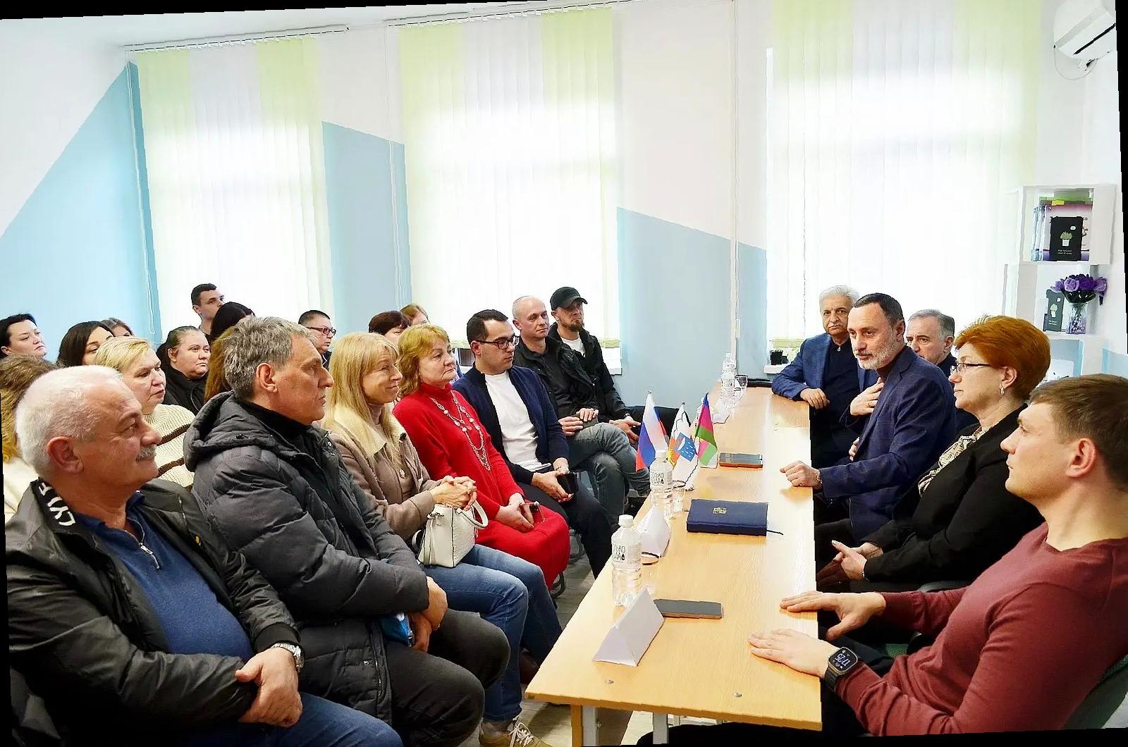 «Виктор Тепляков участвовал в обсуждении строительства новой школы в селе Пластунка»