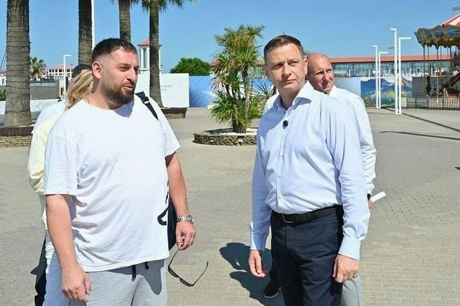 Работы по реконструкции Приморской набережной и Южного мола