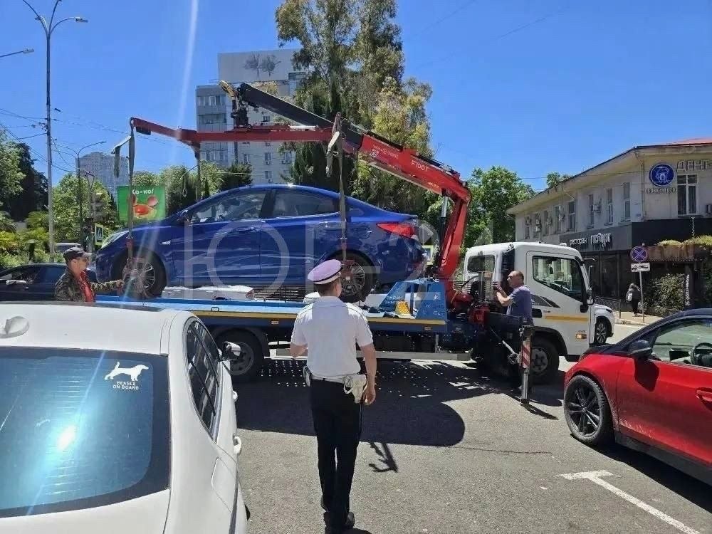 Штрафы за парковку у электрозарядок начали действовать в Сочи