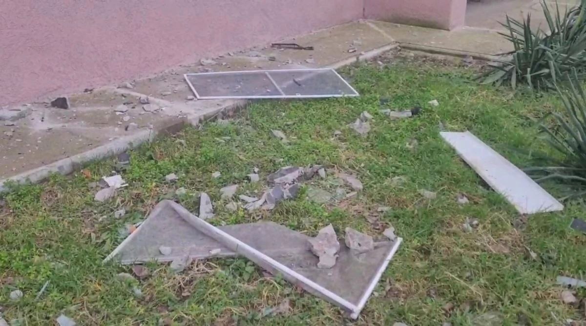 Обломки беспилотных летательных аппаратов повредили три дома в Сочи, пострадали пять человек