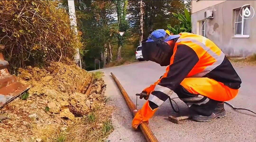 Замена аварийного участка водоснабжения началась в Лазаревском районе Сочи